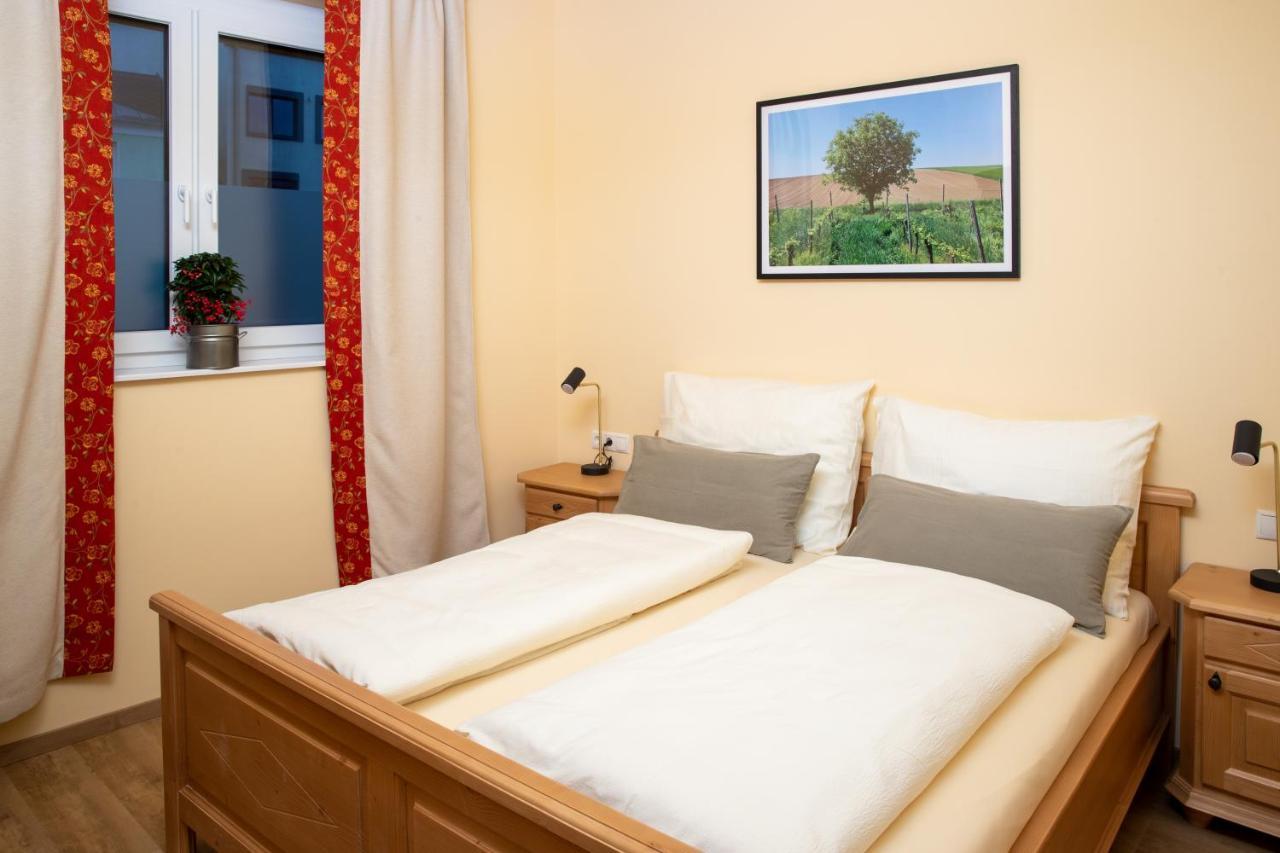 Landhaus Storch - Pension Gänserndorf Dış mekan fotoğraf