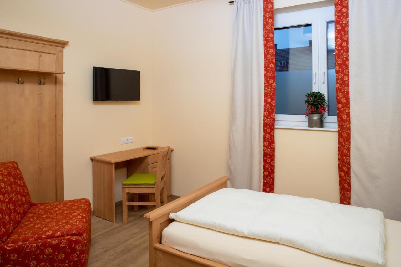 Landhaus Storch - Pension Gänserndorf Dış mekan fotoğraf